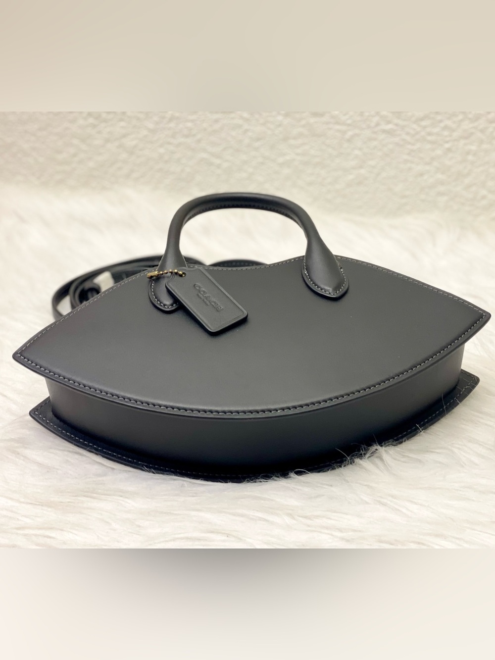 Coach Lip Bag in Black Glovetanned Leather CU856 Top Handle/Crossbody Bag NWT - Picture 8 of 11